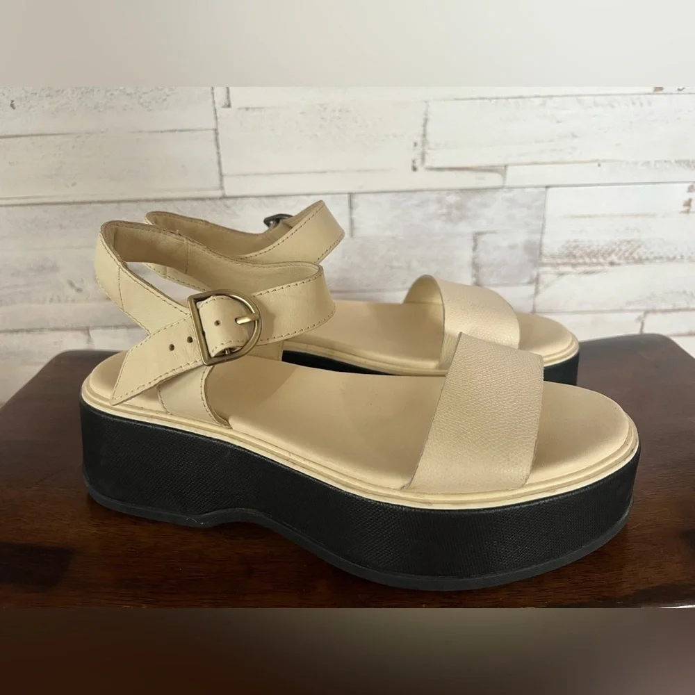 Sorel DAYSPRING Slide Women's Platform Sandal size 8.5